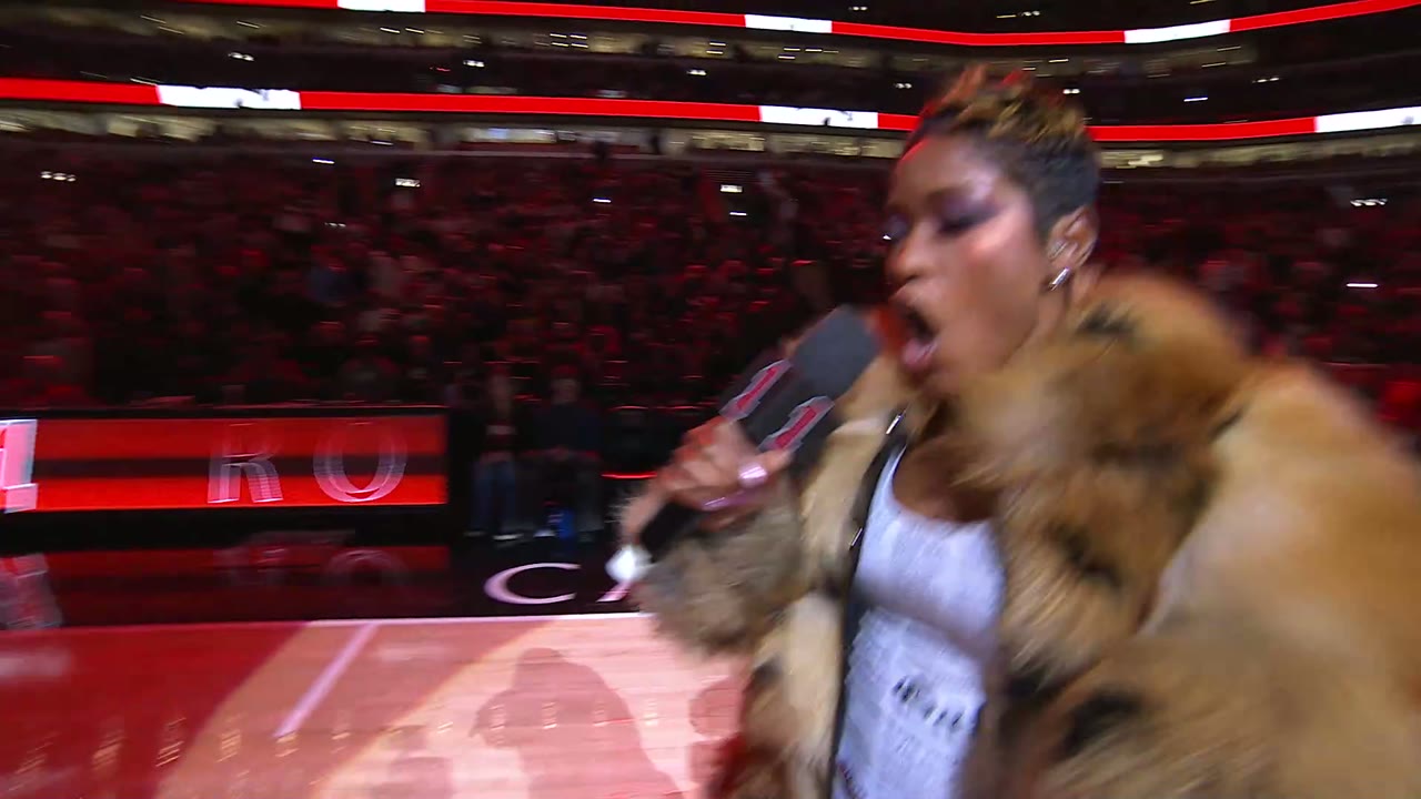 J. Ivy at Chicago Bulls halftime with Keke Palmer